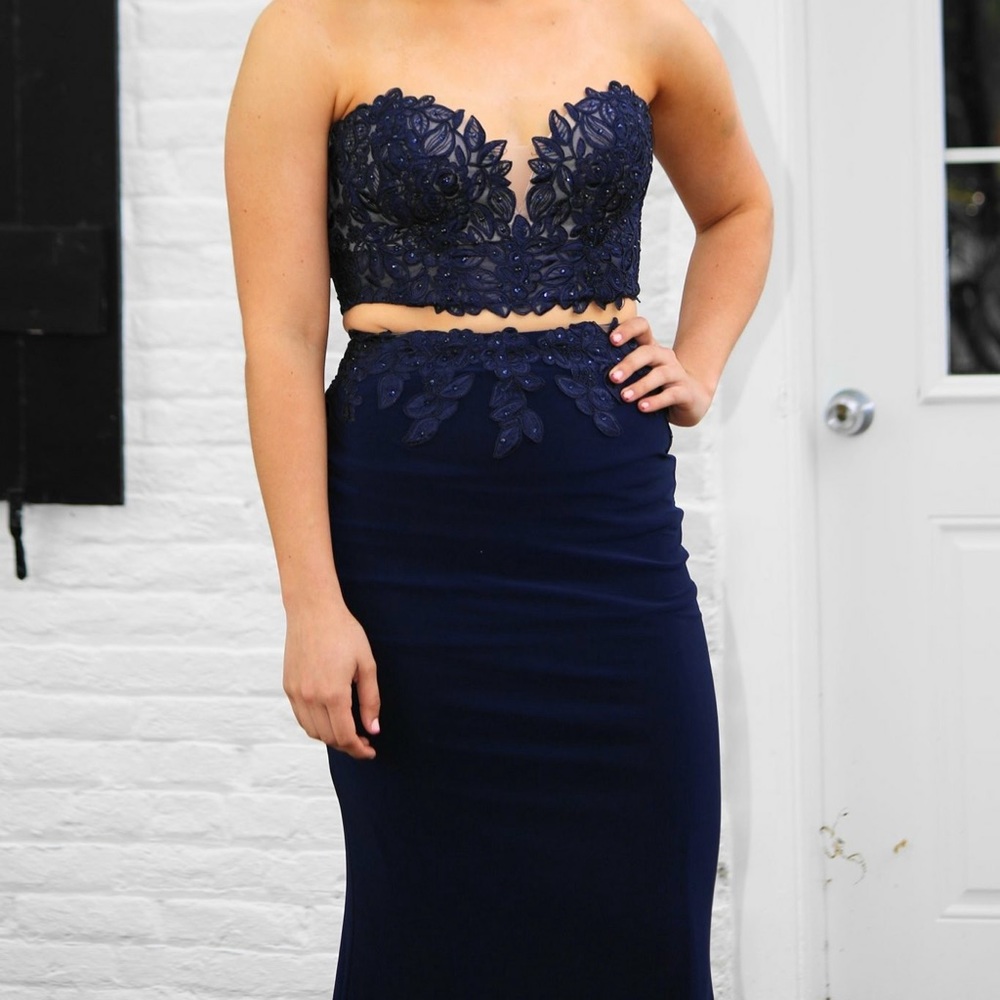 Faviana prom dress